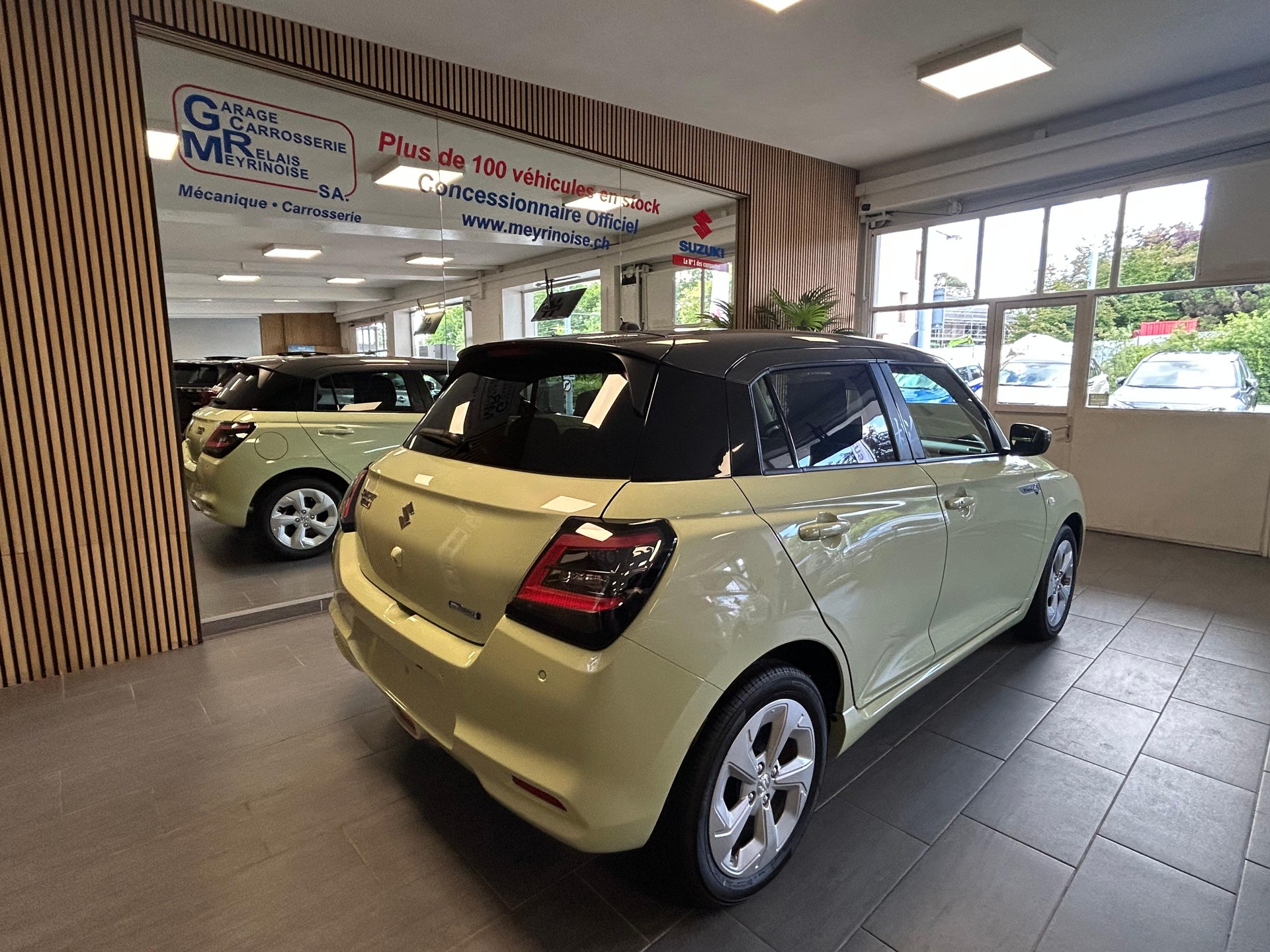 SUZUKI Swift 1.2 Sakura Hybrid-image-6