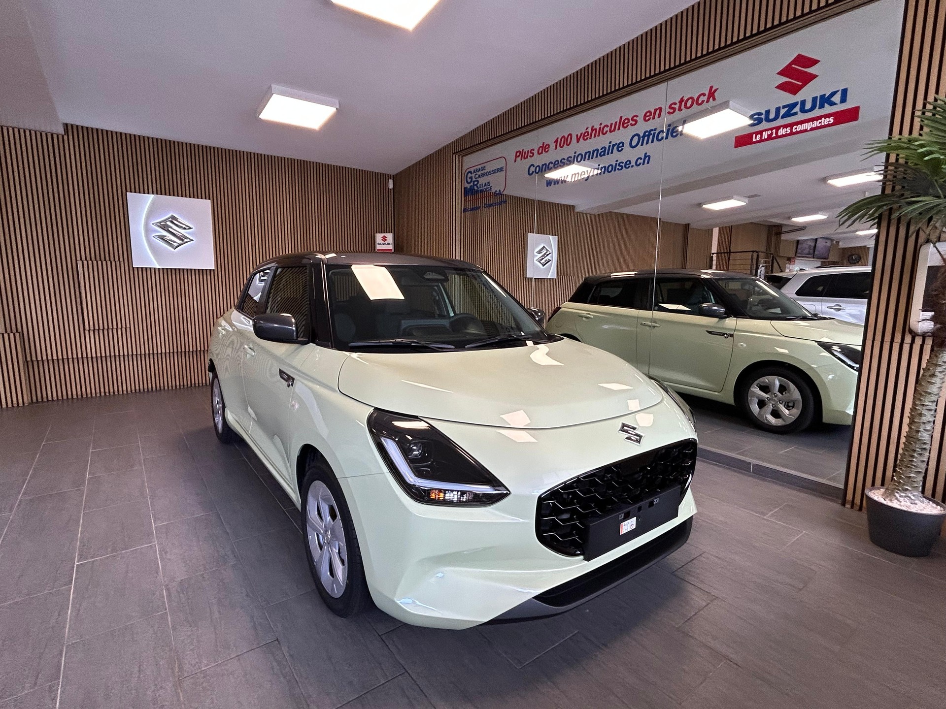 SUZUKI Swift 1.2 Sakura Hybrid-image-1