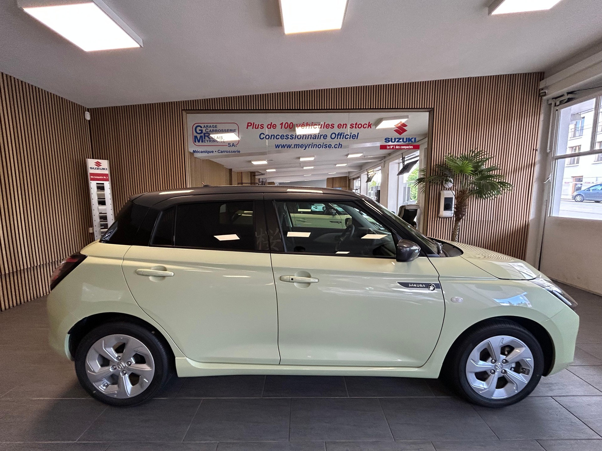 SUZUKI Swift 1.2 Sakura Hybrid-image-0