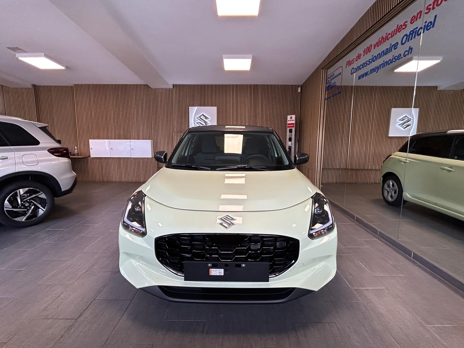 SUZUKI Swift 1.2 Sakura Hybrid-image-2