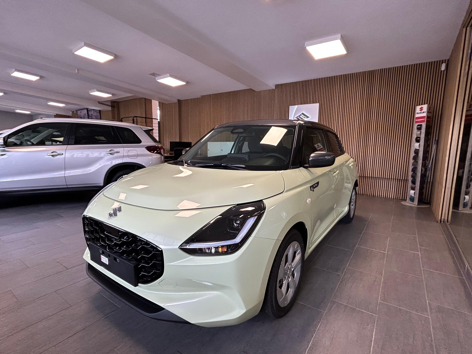 SUZUKI Swift 1.2 Sakura Hybrid-image-3