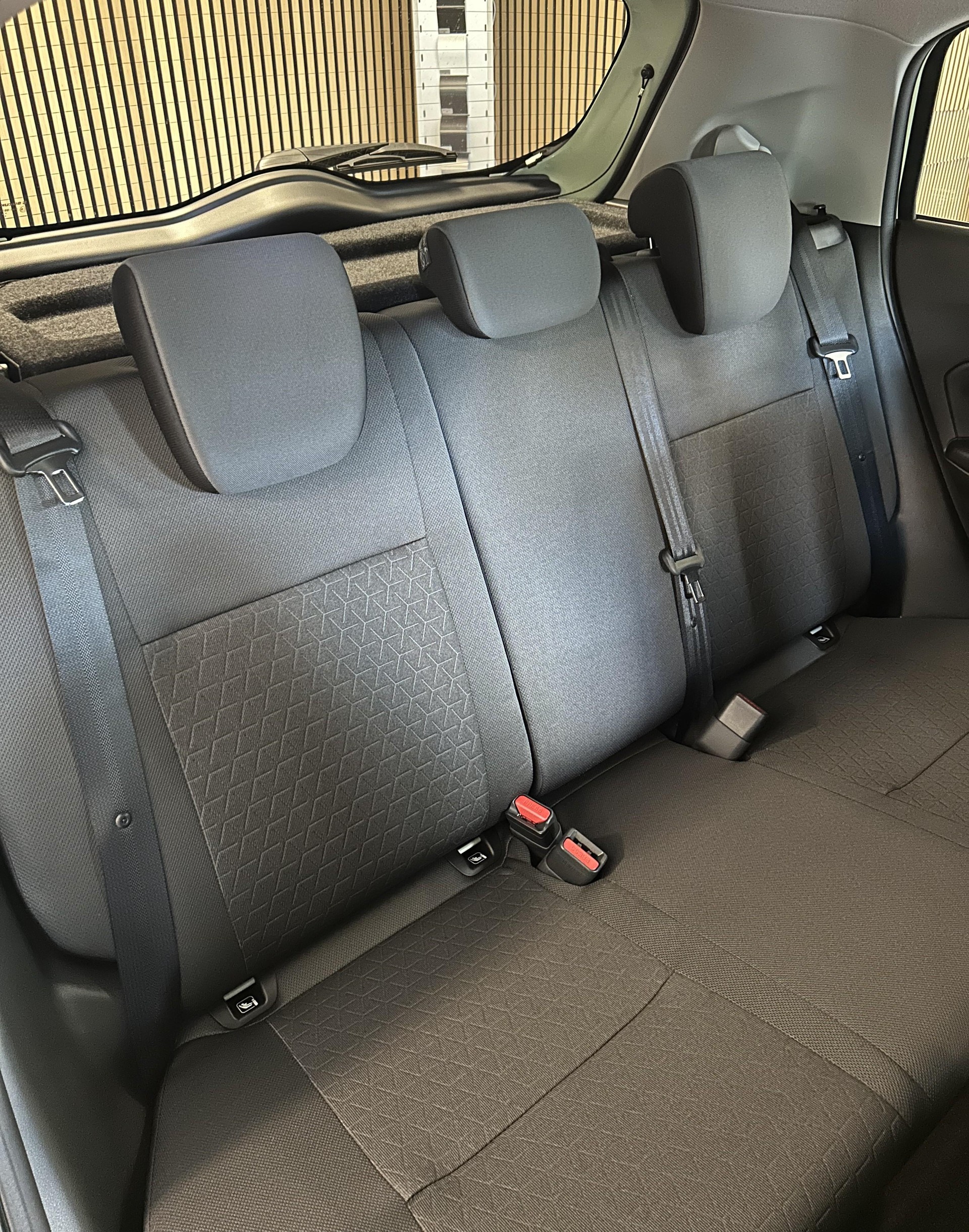 SUZUKI Swift 1.2 Sakura Hybrid-image-15
