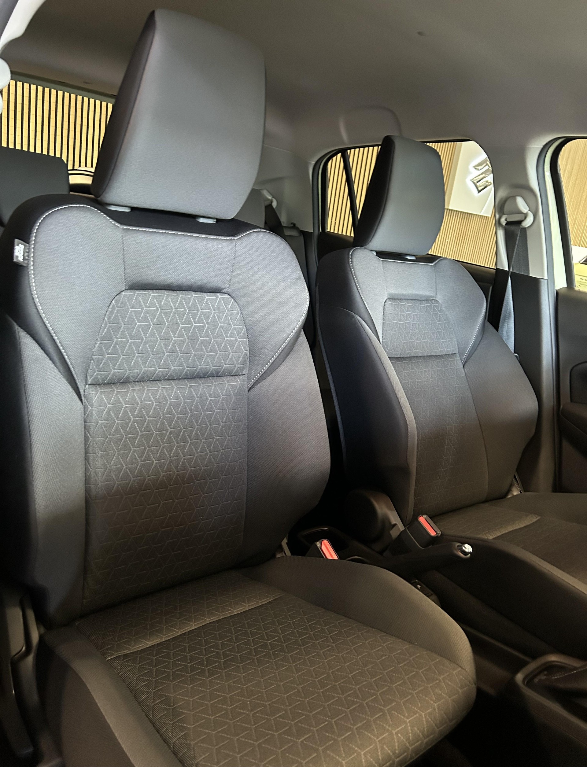 SUZUKI Swift 1.2 Sakura Hybrid-image-13