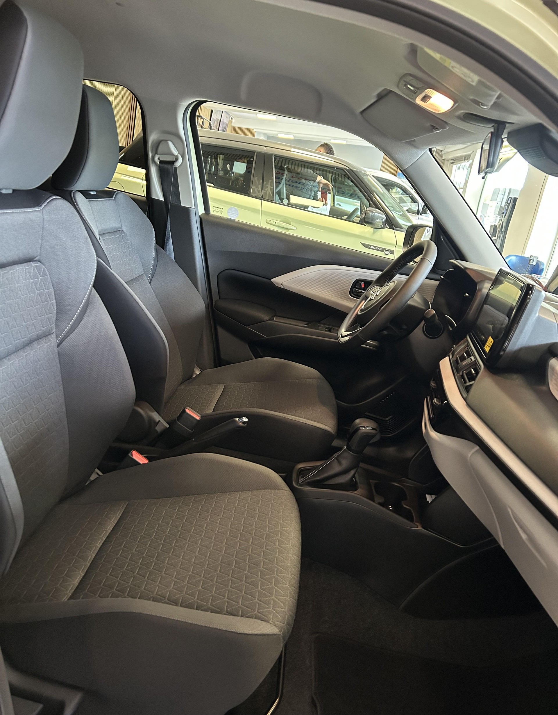 SUZUKI Swift 1.2 Sakura Hybrid-image-12
