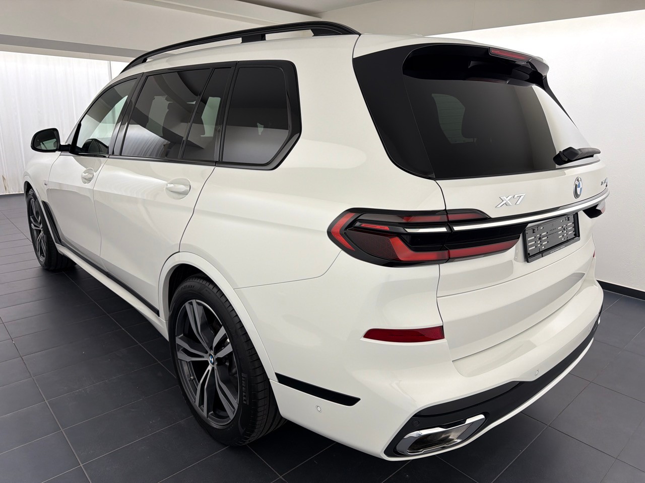 BMW X7 xDr 48V 40d M Sport-showroom-element-1