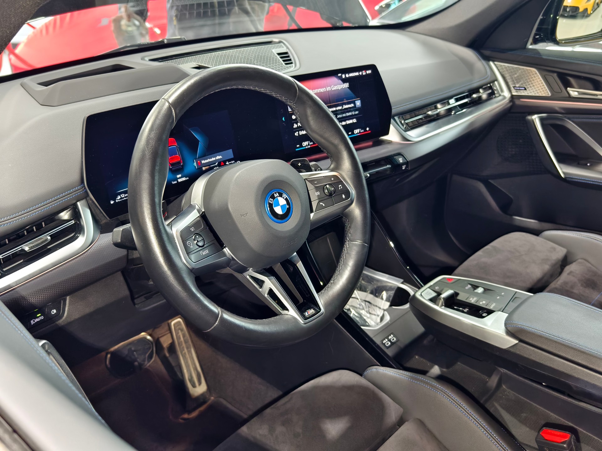 BMW X1 30e xDrive M-SSPORT CH FAHRZEUG-image-10