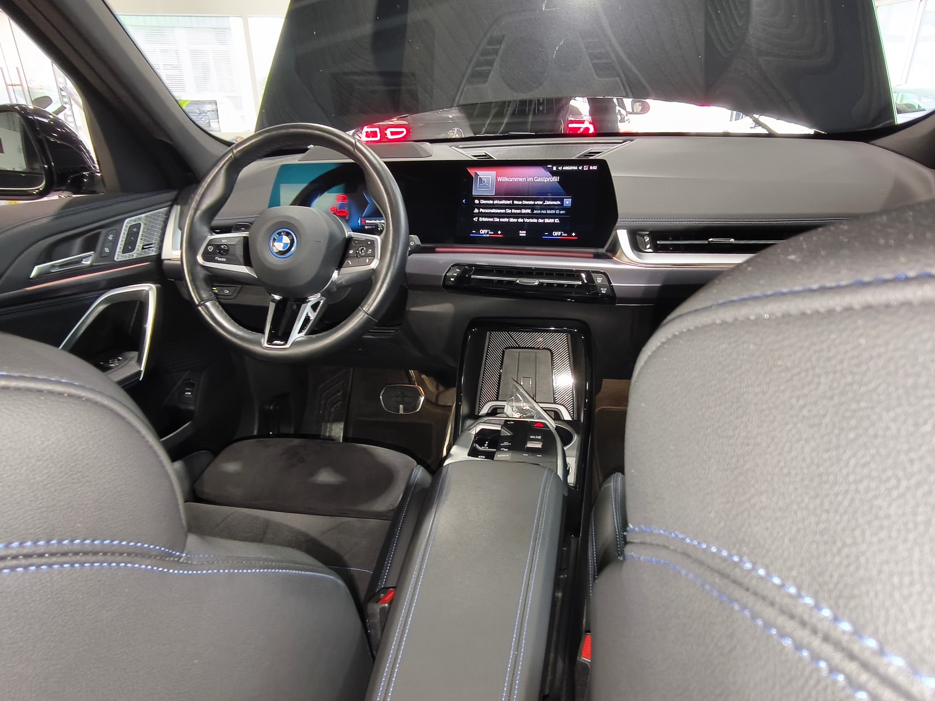 BMW X1 30e xDrive M-SSPORT CH FAHRZEUG-image-14