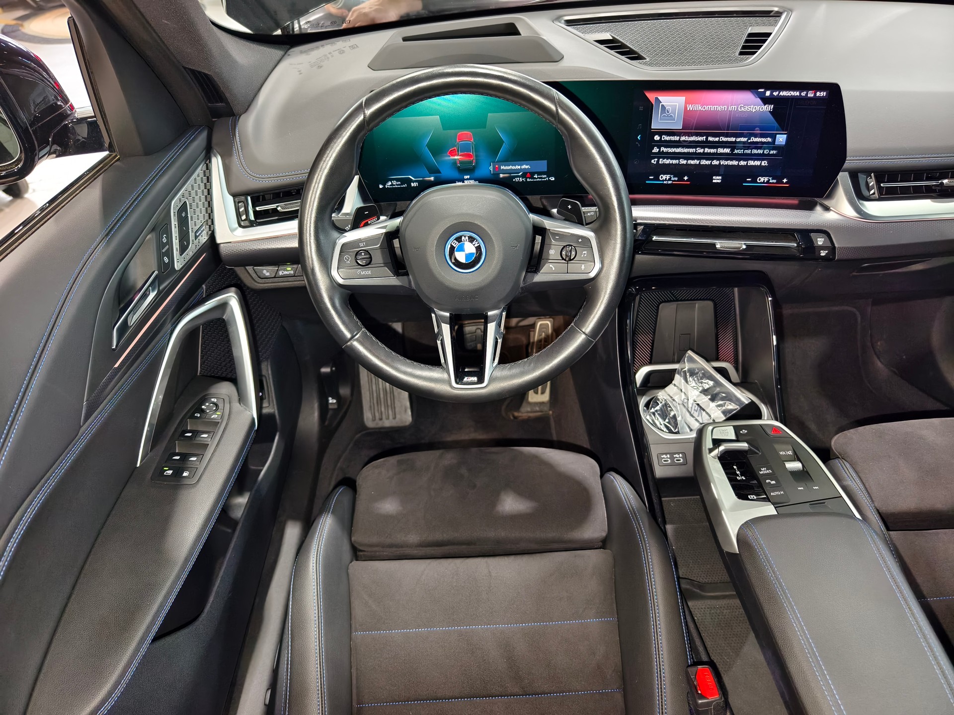BMW X1 30e xDrive M-SSPORT CH FAHRZEUG-image-12