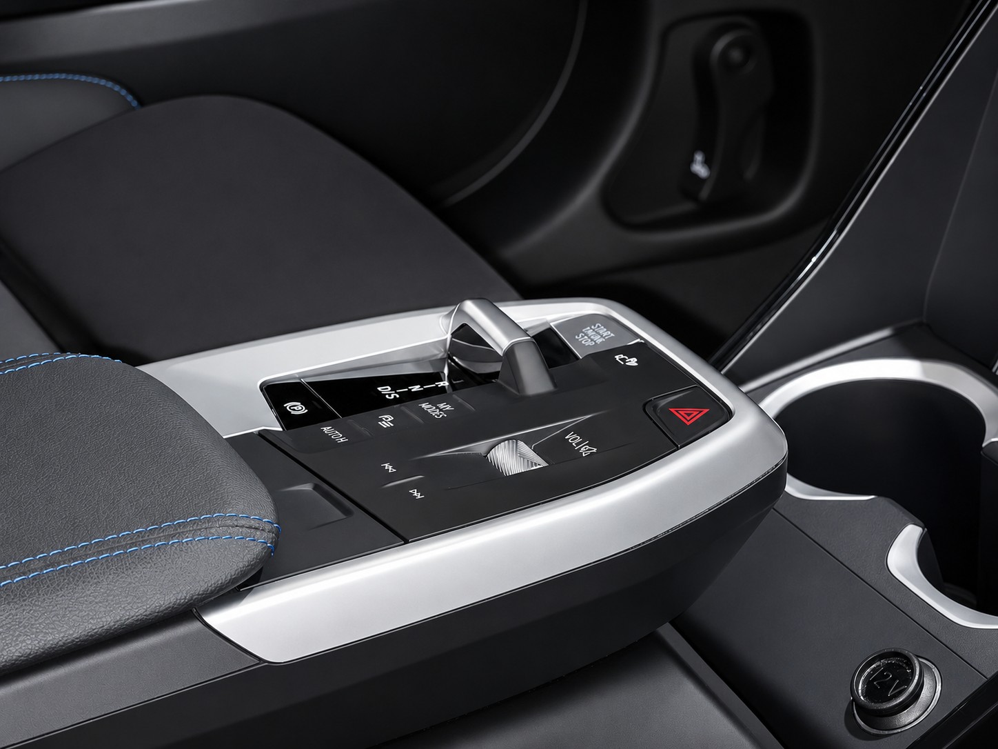 BMW X1 30e xDrive M-SSPORT CH FAHRZEUG-image-23