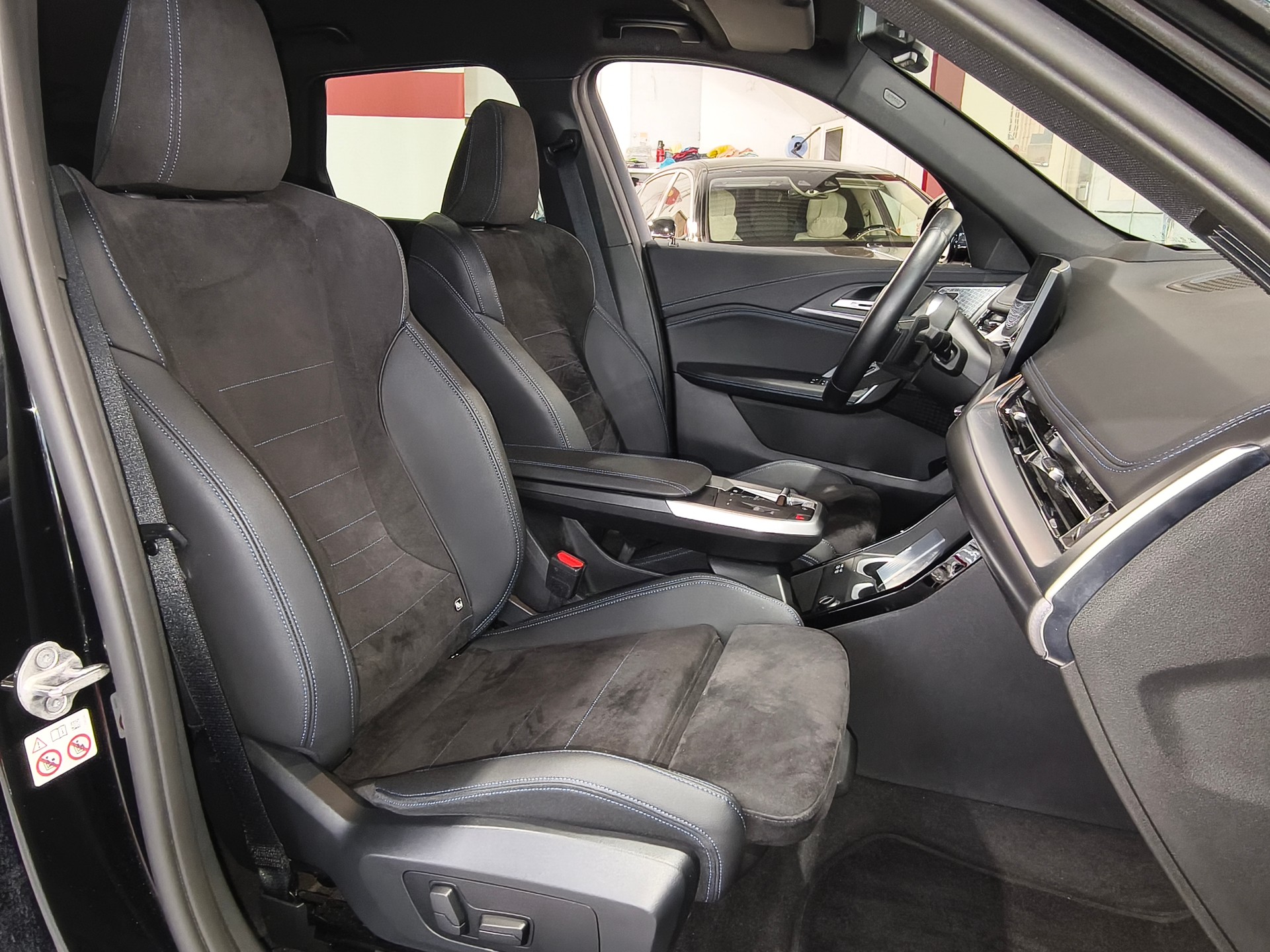 BMW X1 30e xDrive M-SSPORT CH FAHRZEUG-image-9