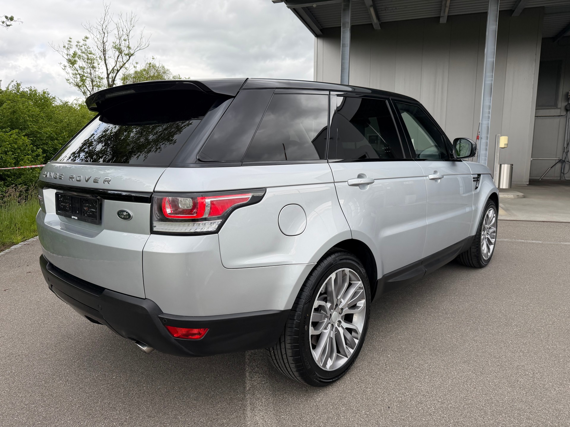 LAND ROVER Range Rover Sport 3.0 SDV6 HSE Dynamic Automatic-image-3