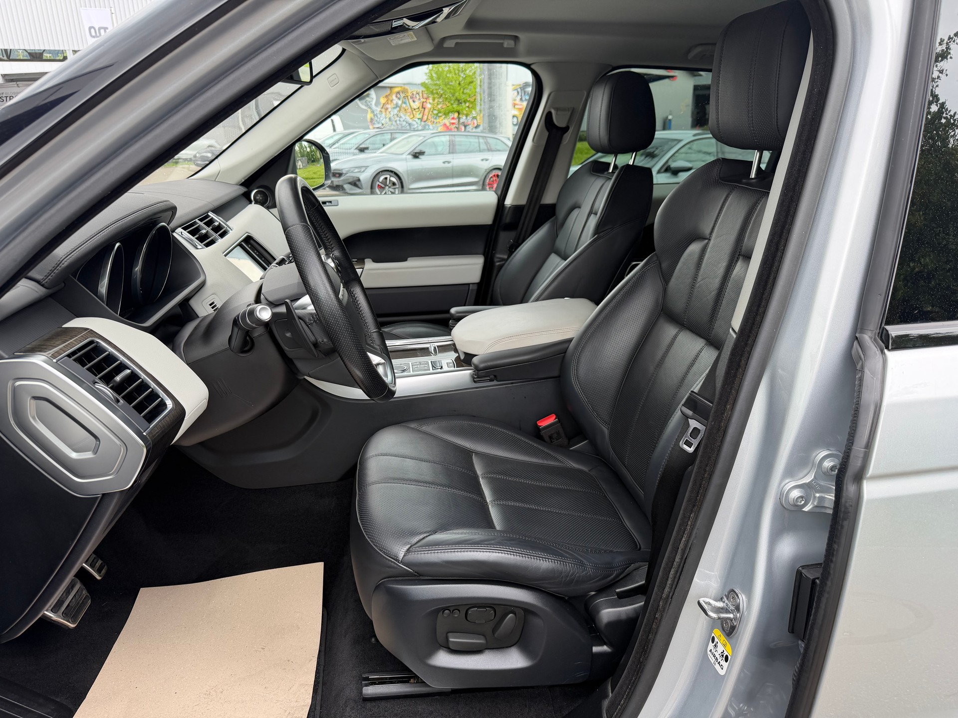 LAND ROVER Range Rover Sport 3.0 SDV6 HSE Dynamic Automatic-image-9