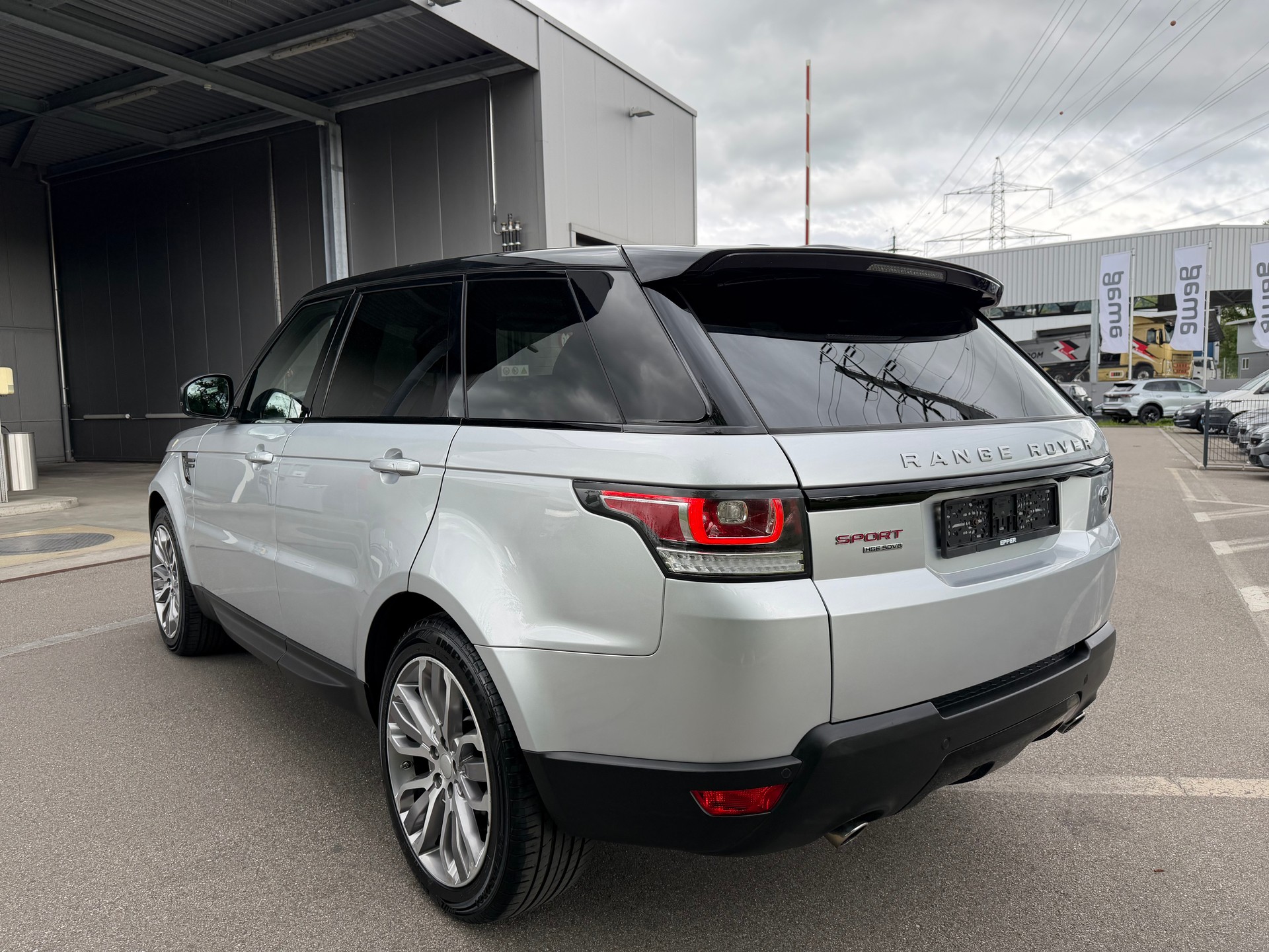 LAND ROVER Range Rover Sport 3.0 SDV6 HSE Dynamic Automatic-image-2