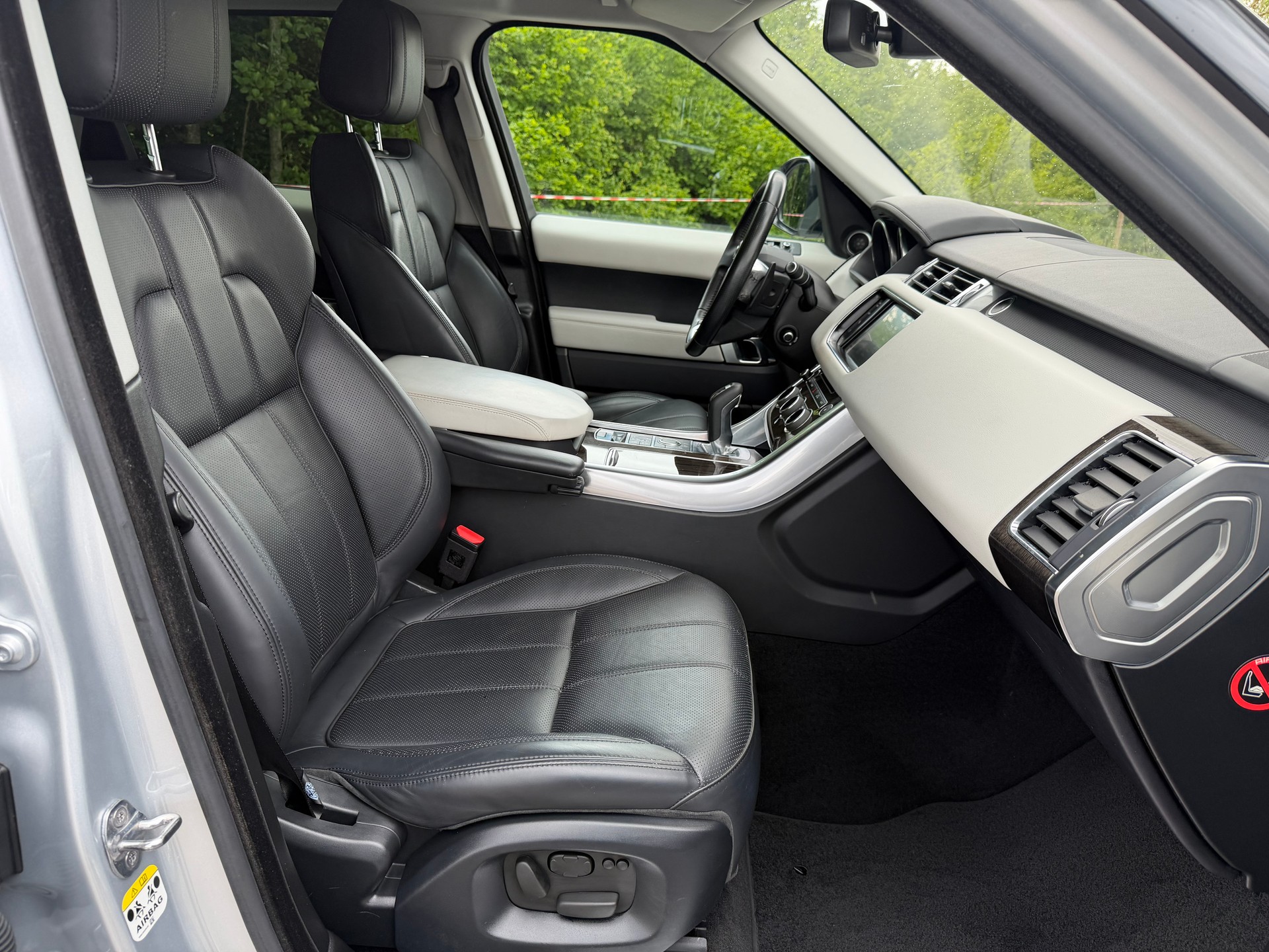 LAND ROVER Range Rover Sport 3.0 SDV6 HSE Dynamic Automatic-image-10