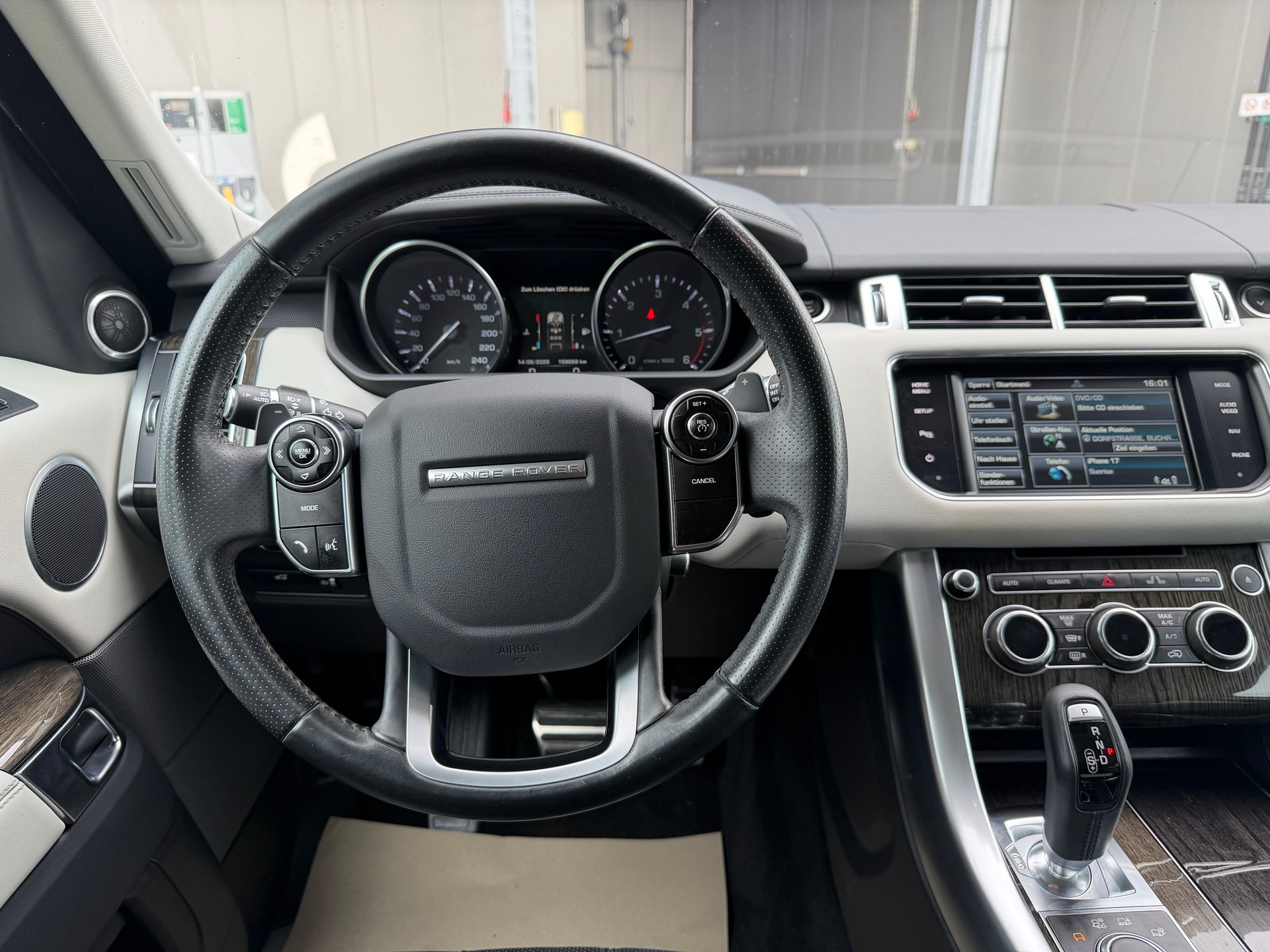 LAND ROVER Range Rover Sport 3.0 SDV6 HSE Dynamic Automatic-image-12