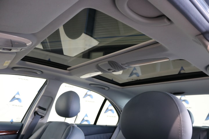 MERCEDES-BENZ E 320 Elégance Automatic-image-27