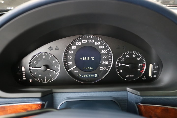 MERCEDES-BENZ E 320 Elégance Automatic-image-22