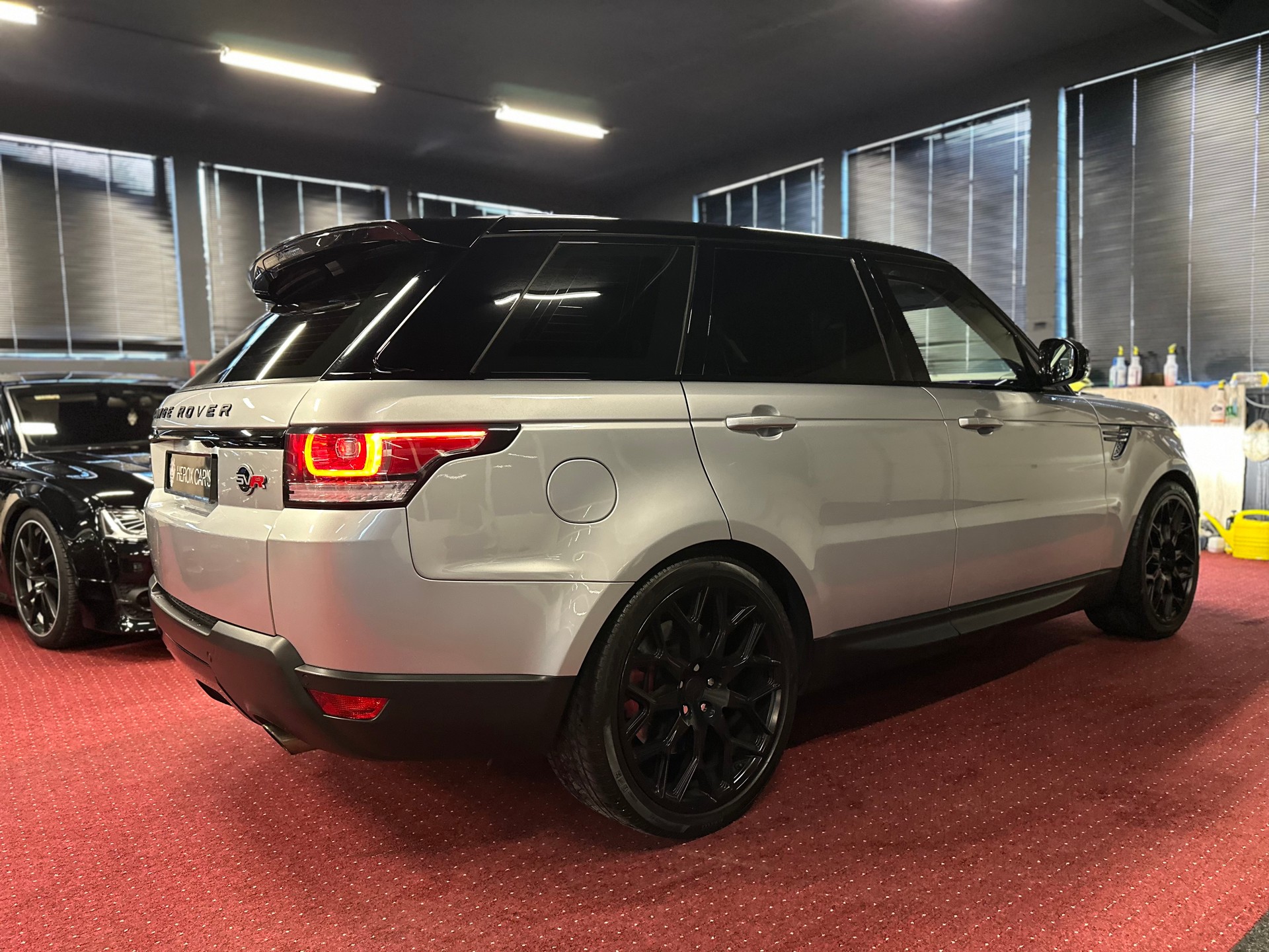 LAND ROVER Range Rover Sport 5.0 V8 SC HSE Dynamic / ** Frisch ab MFK & Service 2026 **-image-4
