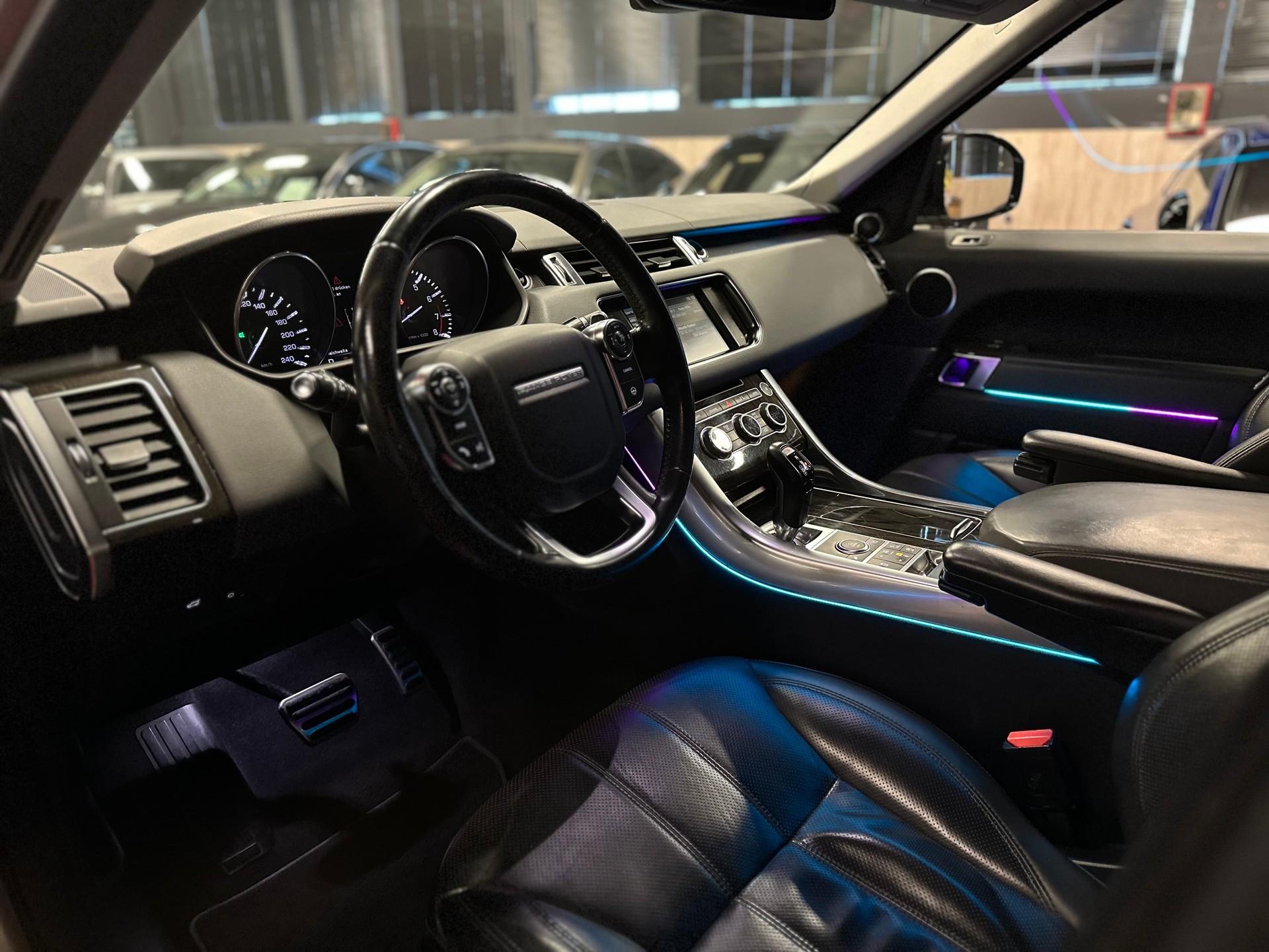 LAND ROVER Range Rover Sport 5.0 V8 SC HSE Dynamic / ** Frisch ab MFK & Service 2026 **-image-13