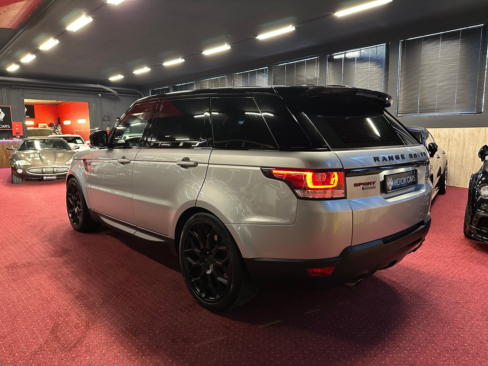 LAND ROVER Range Rover Sport 5.0 V8 SC HSE Dynamic / ** Frisch ab MFK & Service 2026 **-image-11