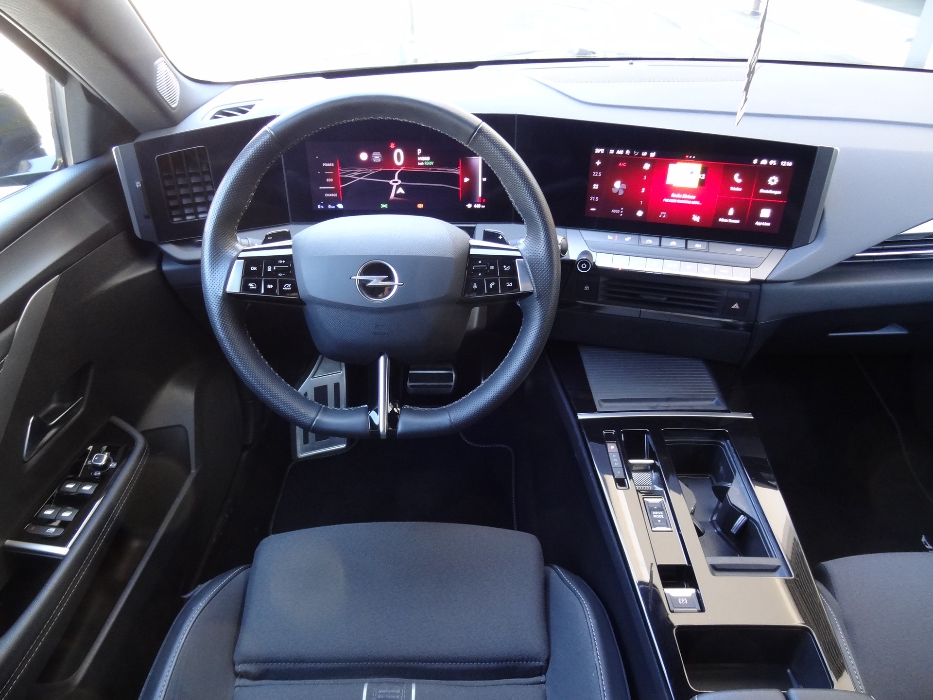 OPEL Astra Sports Tourer 1.6 PHEV Turbo Swiss Automatic-image-16