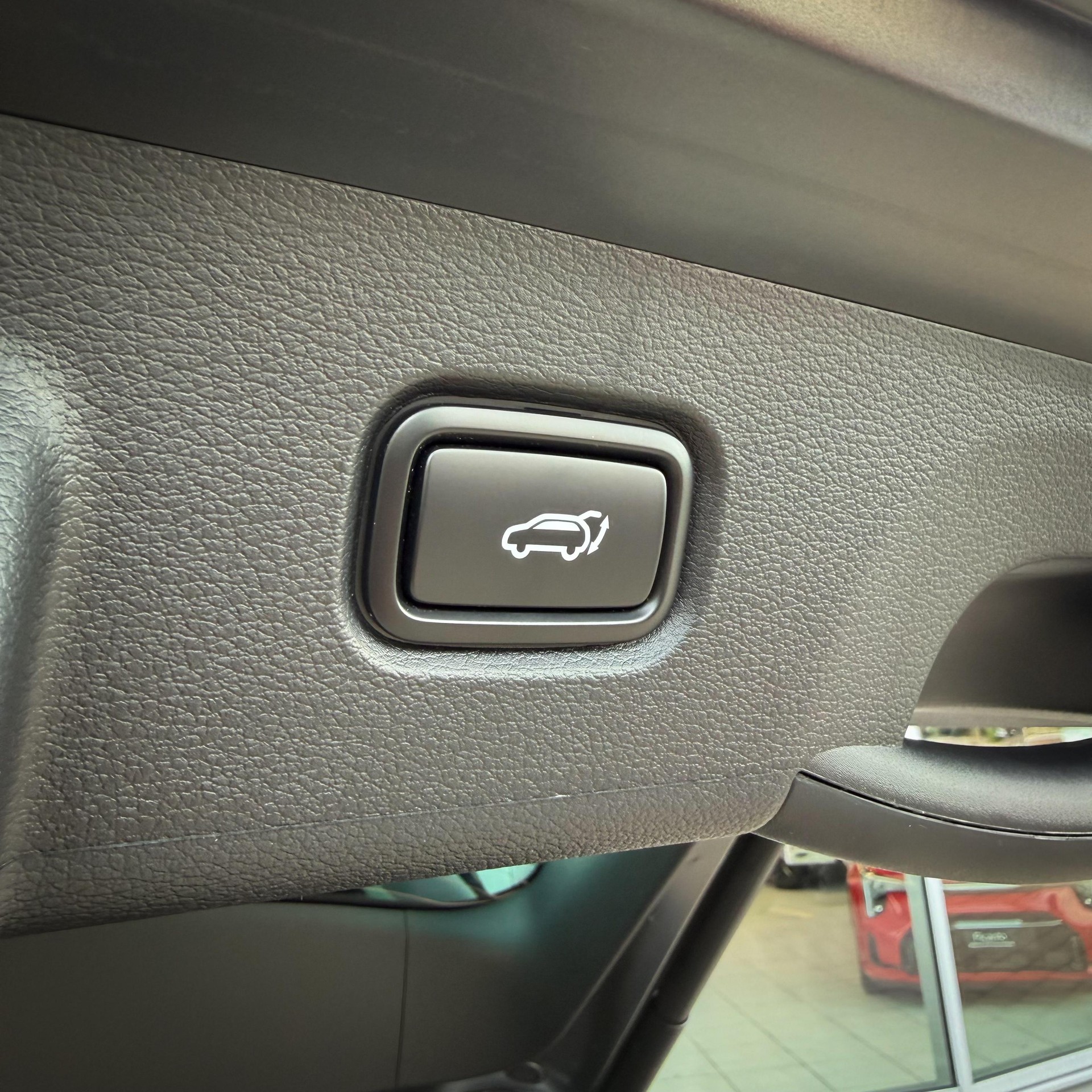 KIA Sportage 1.6 T-GDi Hybrid Black Edition-image-18