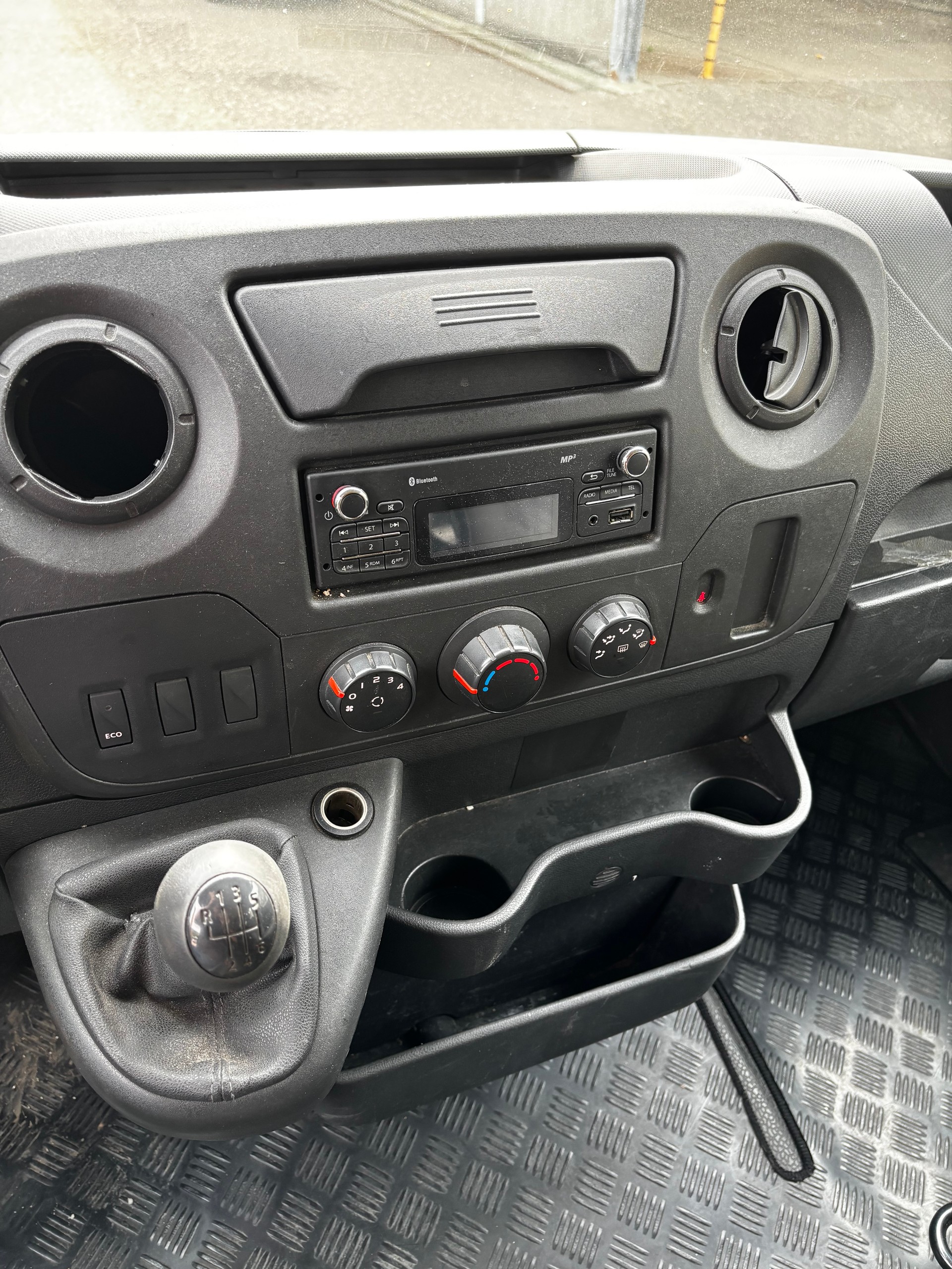 RENAULT Master T35 2.3dCi 130 L3H2-image-8