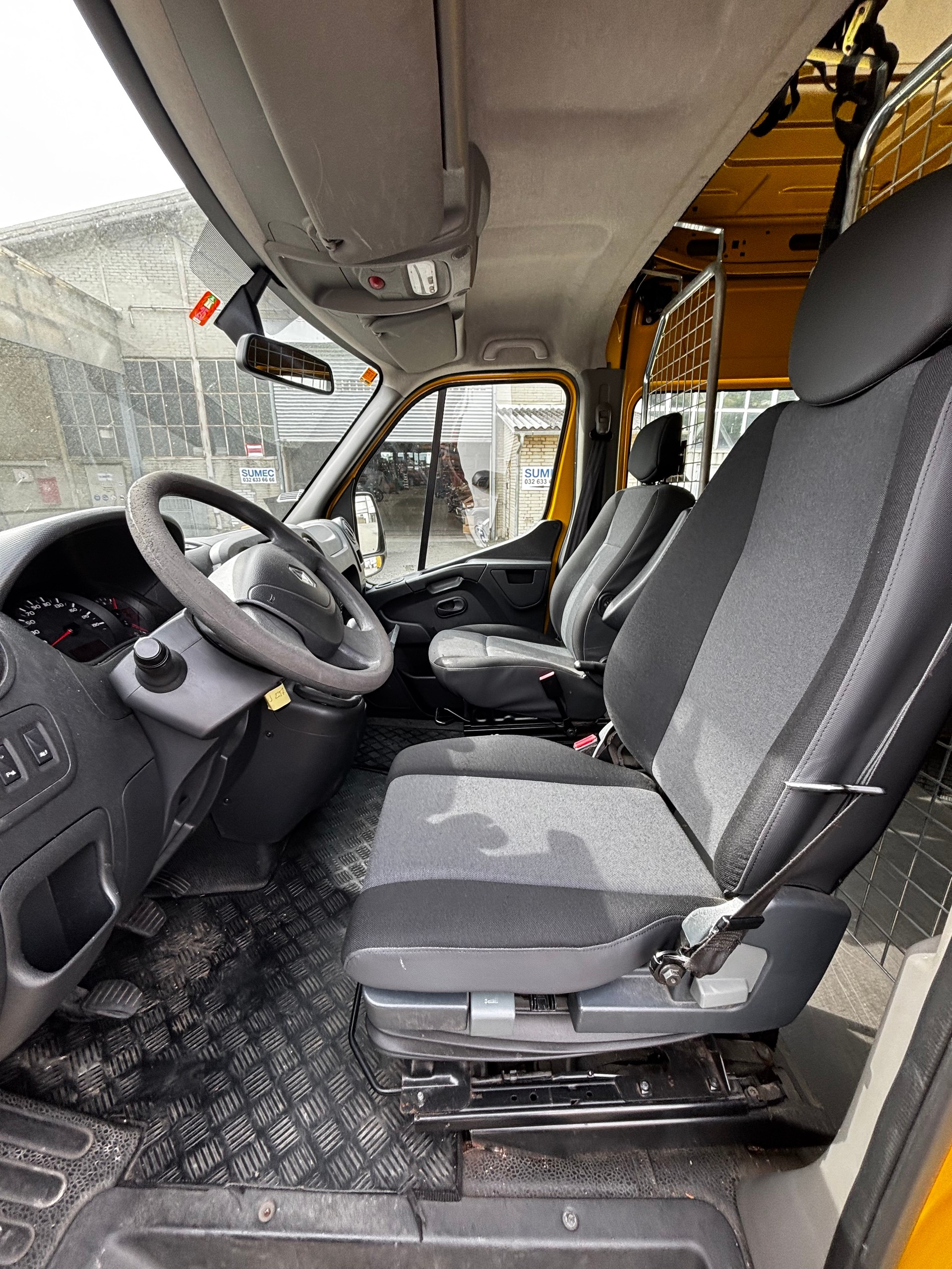 RENAULT Master T35 2.3dCi 130 L3H2-image-6