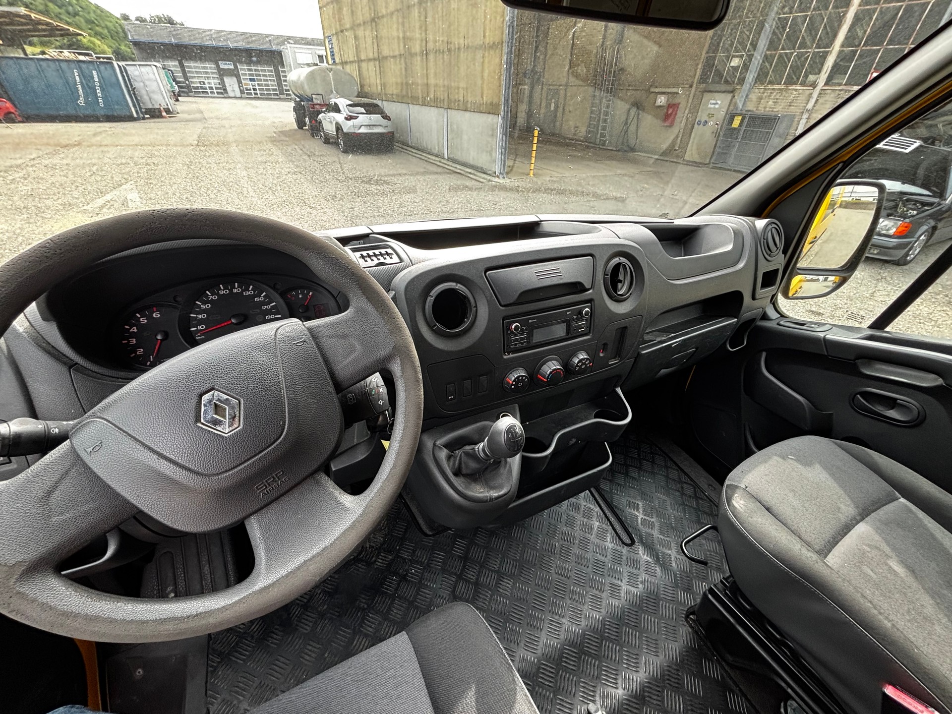 RENAULT Master T35 2.3dCi 130 L3H2-image-7