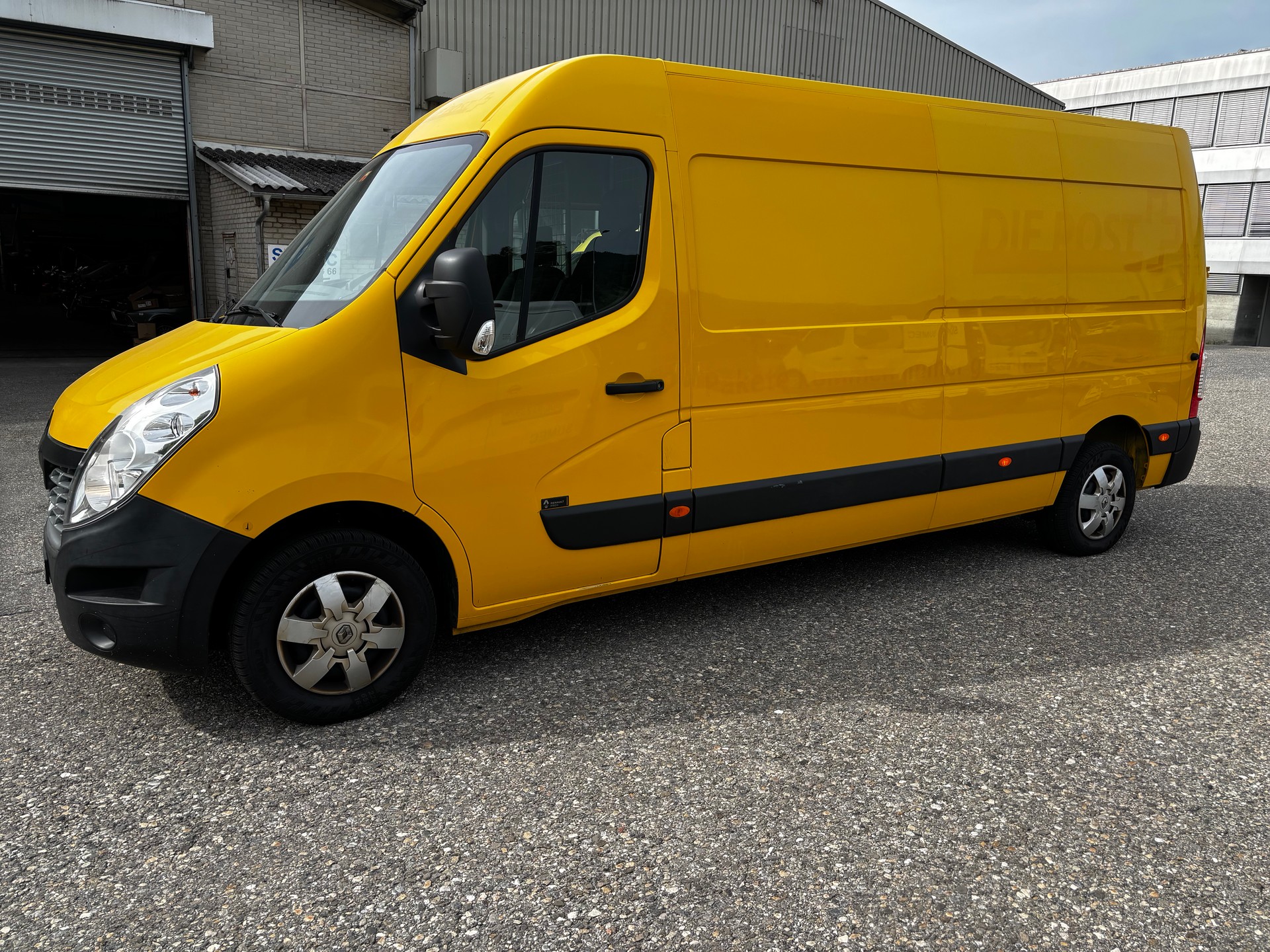 RENAULT Master T35 2.3dCi 130 L3H2-image-1