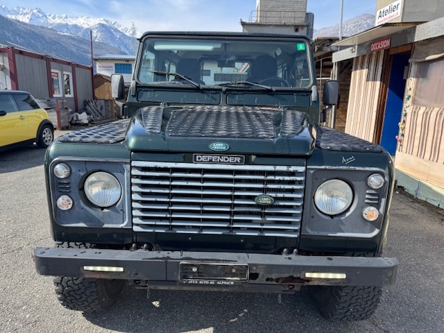 LAND ROVER Defender 90 SW 2.5 TDi-image-4