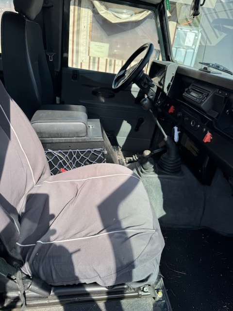 LAND ROVER Defender 90 SW 2.5 TDi-image-8