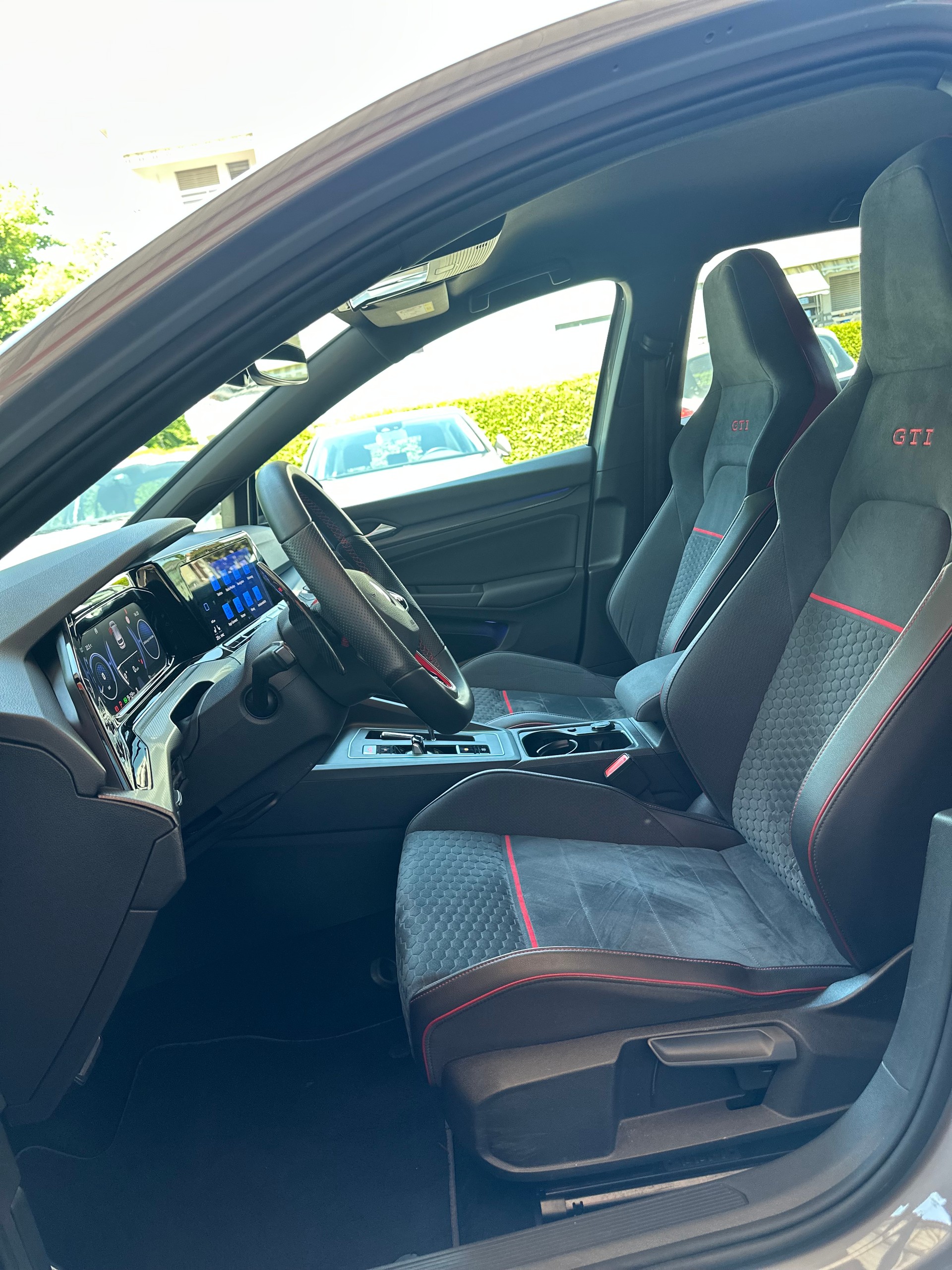 VW Golf 2.0 TSI GTI Clubsport 45 DSG-image-6