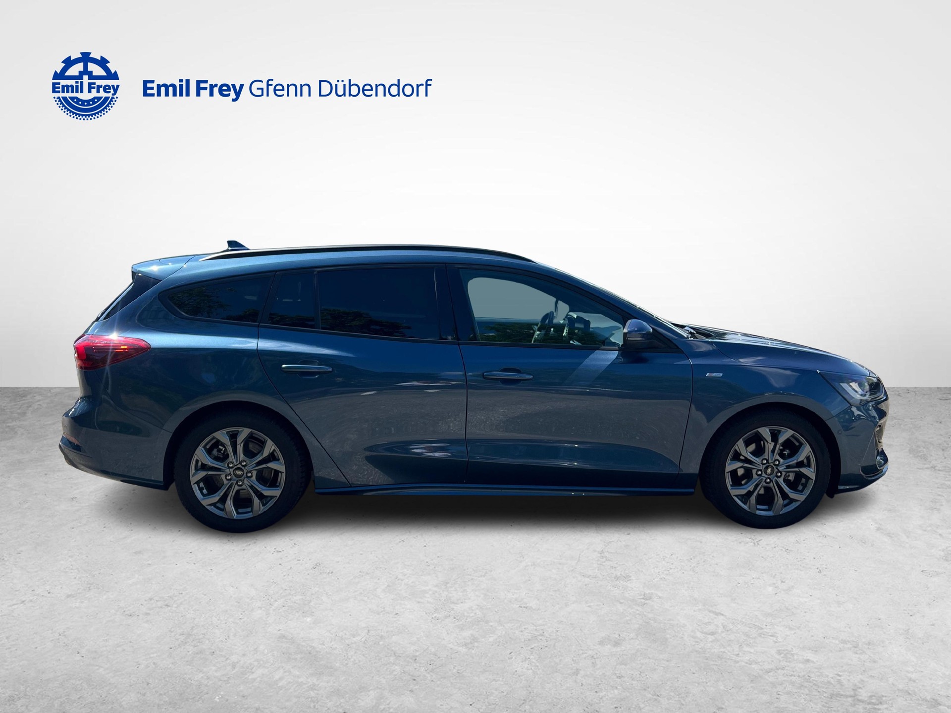 FORD Focus Station Wagon 1.0i EcoB Hybrid 155 ST-Line-image-6