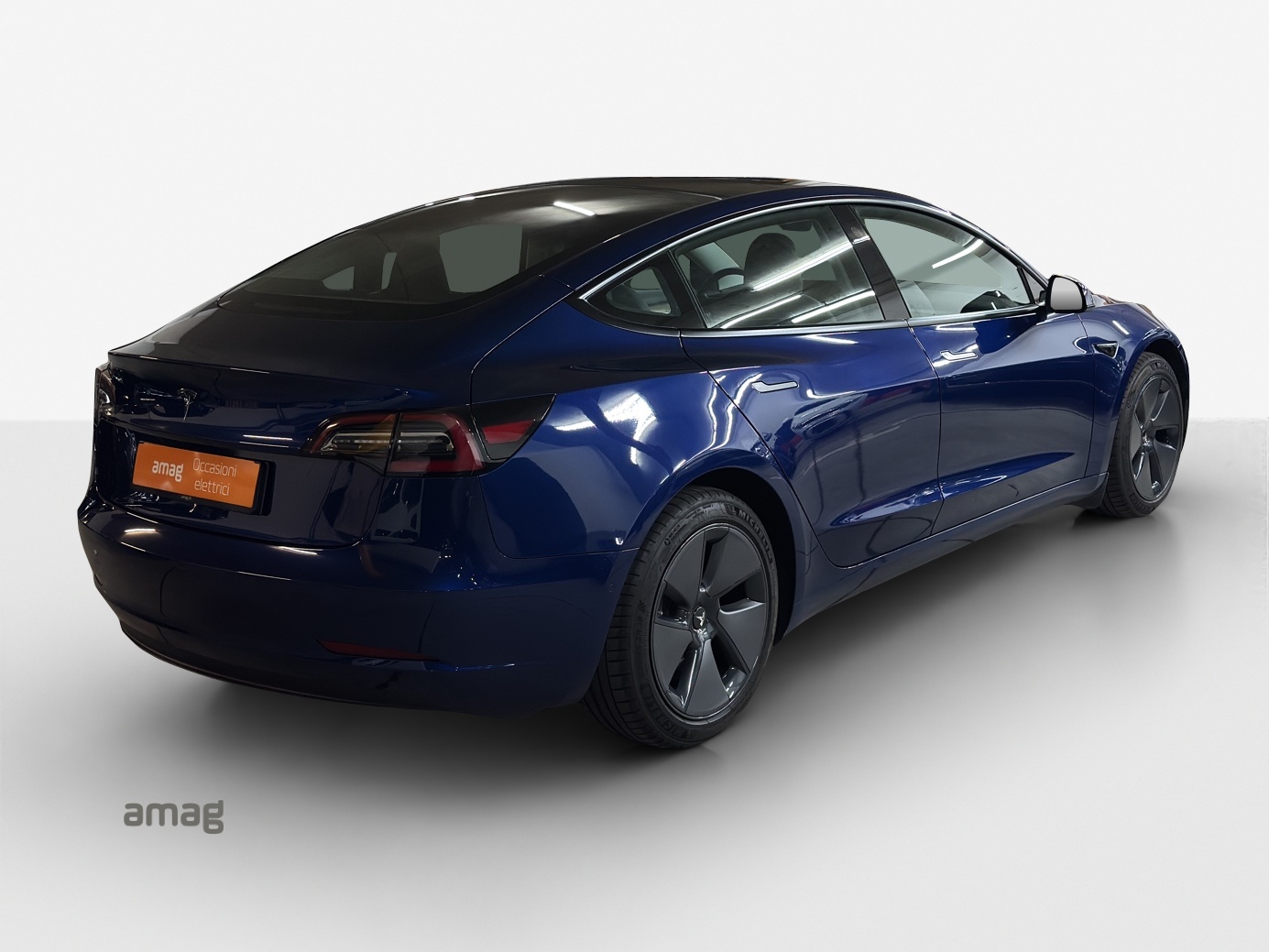 TESLA Model 3-image-4