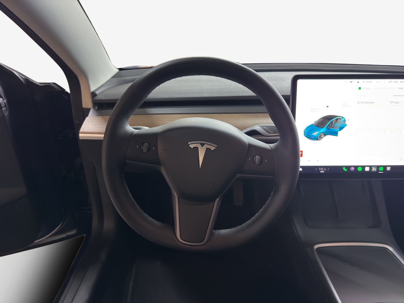 TESLA Model 3-image-9