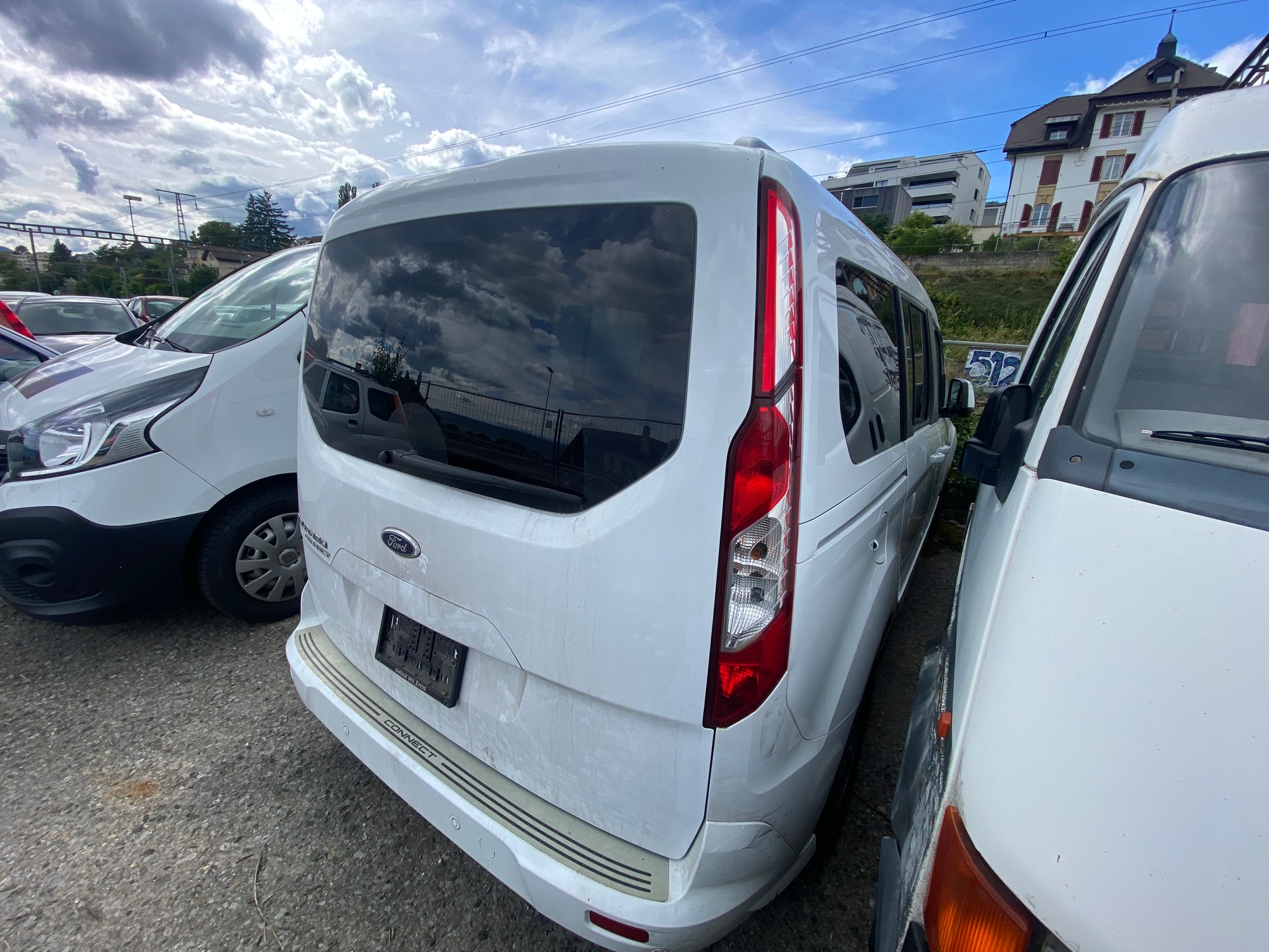 FORD Grand Tourneo Connect 1.5 TDCi Trend Powershift-image-5