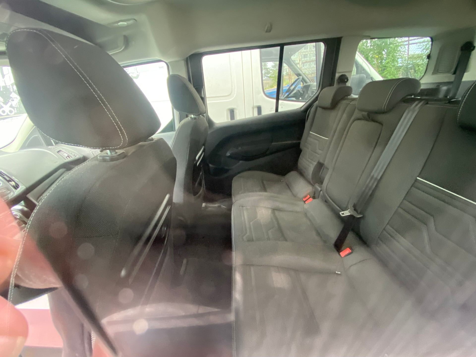 FORD Grand Tourneo Connect 1.5 TDCi Trend Powershift-image-2