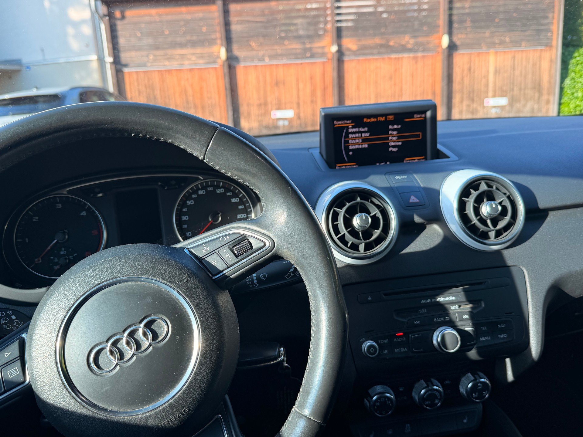 AUDI A1 Sportback 1.6 TDI Attraction-image-5