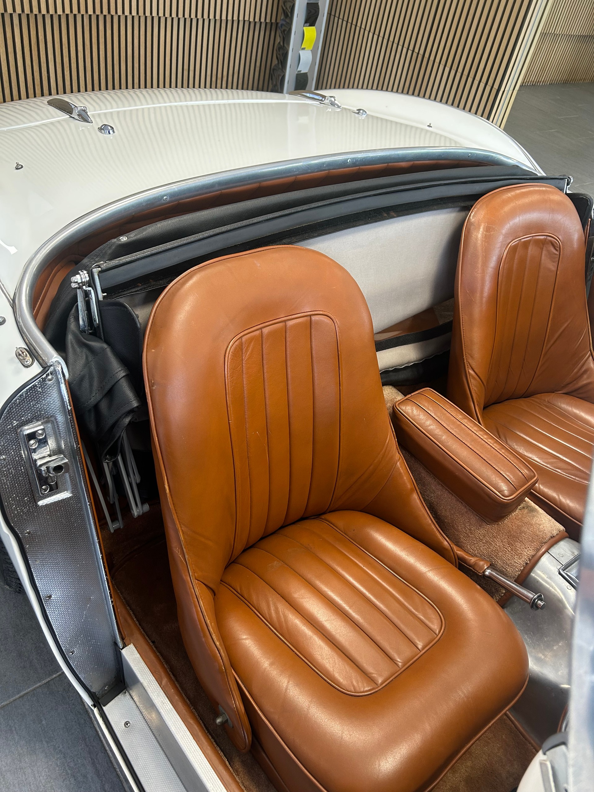 AUSTIN-HEALEY 100 BN1-image-18