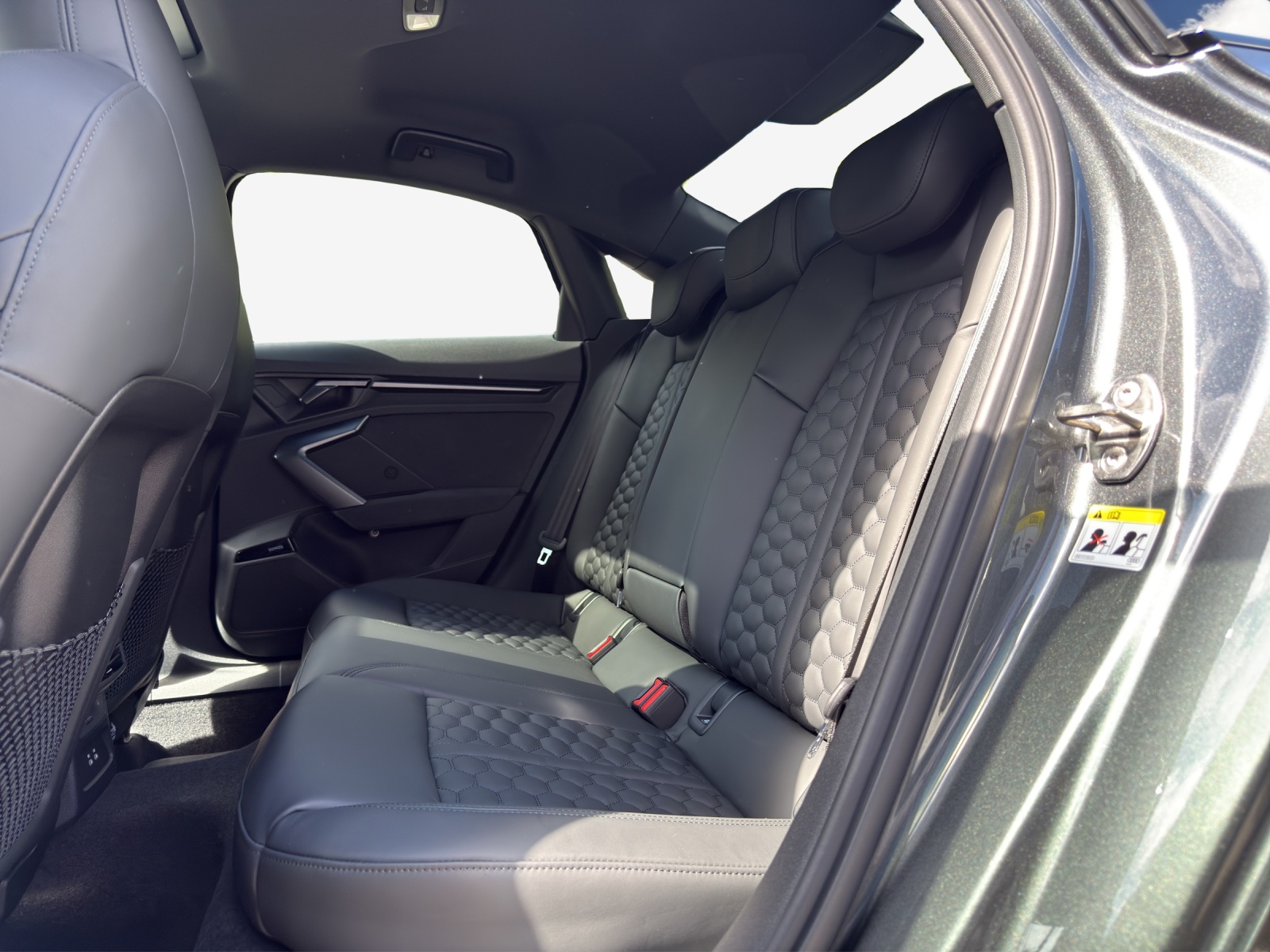 AUDI RS3 Limousine 2.5 TSI quattro S-tronic-image-11