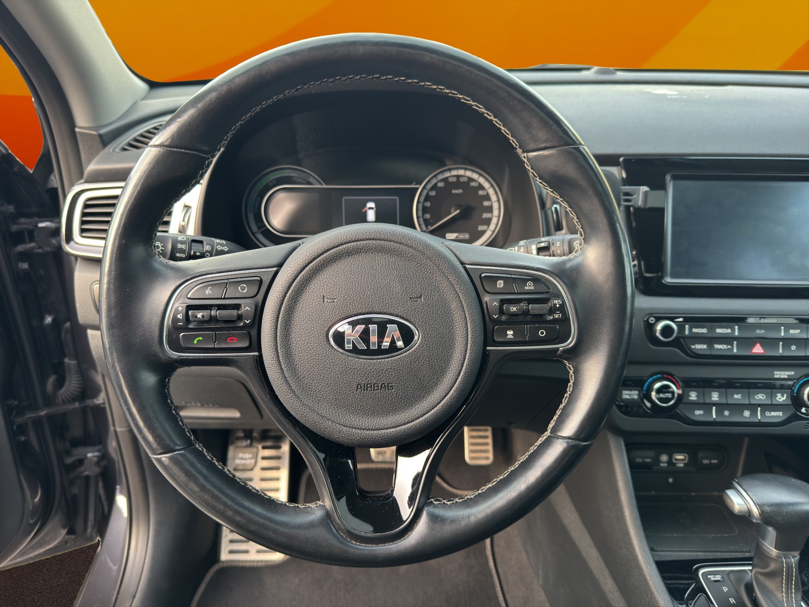 KIA Niro 1.6GDi Hybrid Style DCT-image-9