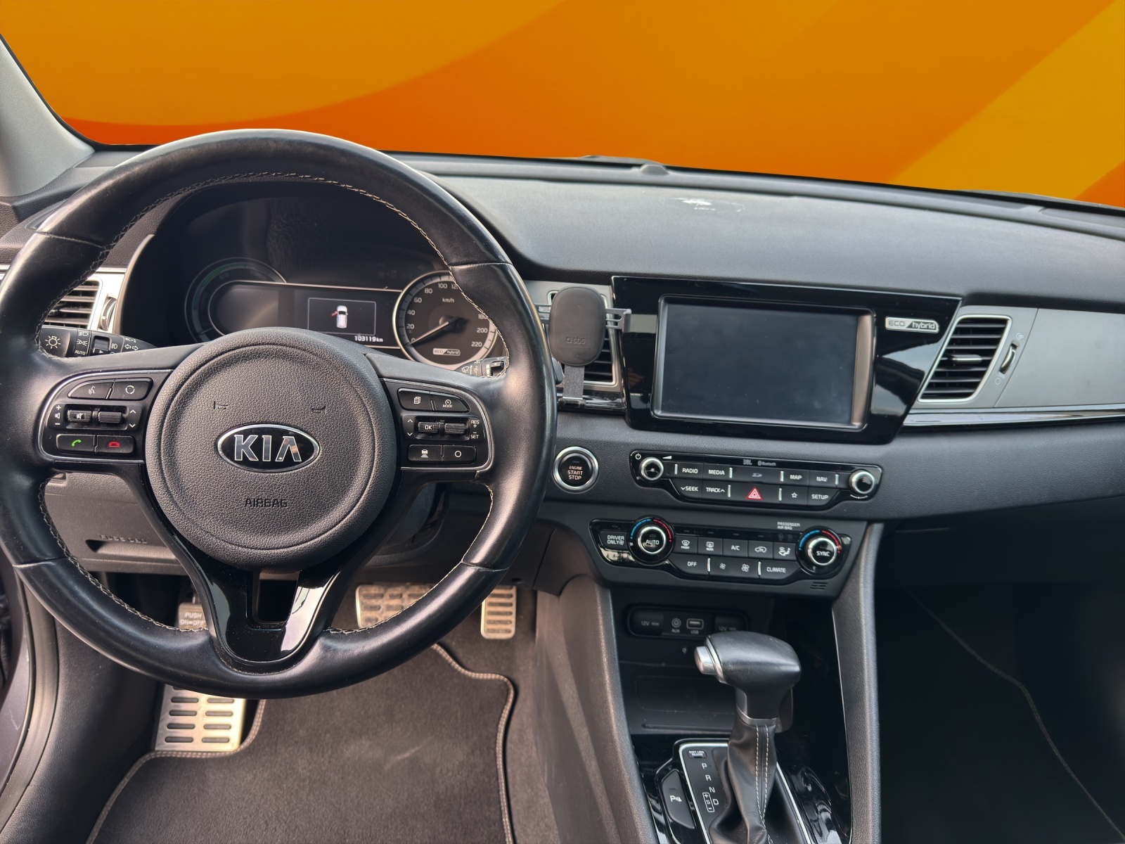 KIA Niro 1.6GDi Hybrid Style DCT-image-8