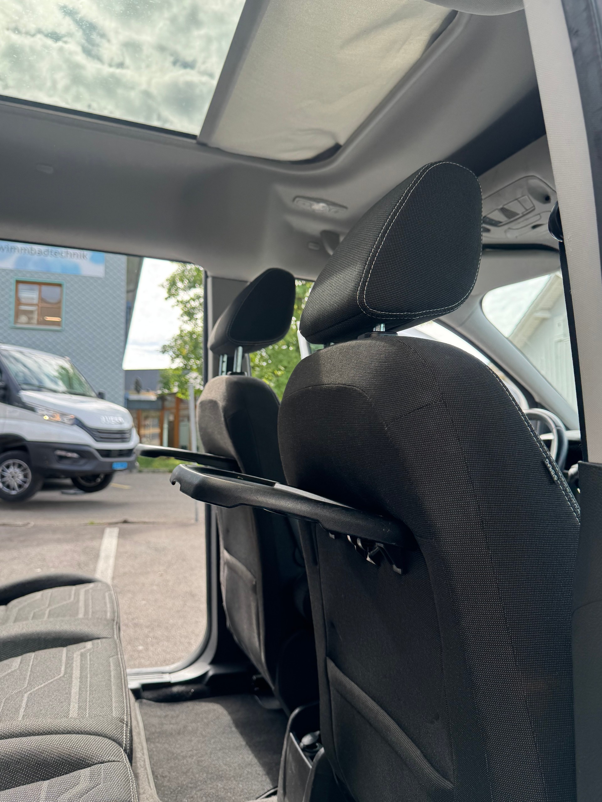 FORD Tourneo Connect 1.6 TDCi Trend-image-14