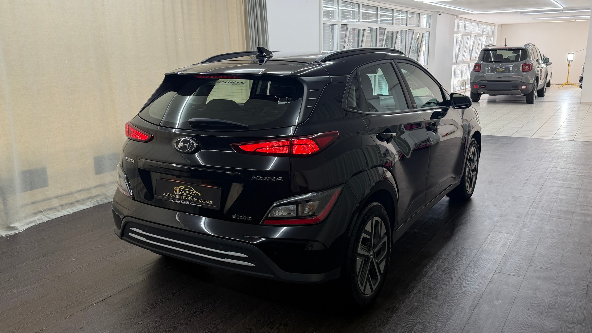 HYUNDAI Kona EV Origo-showroom-element-3