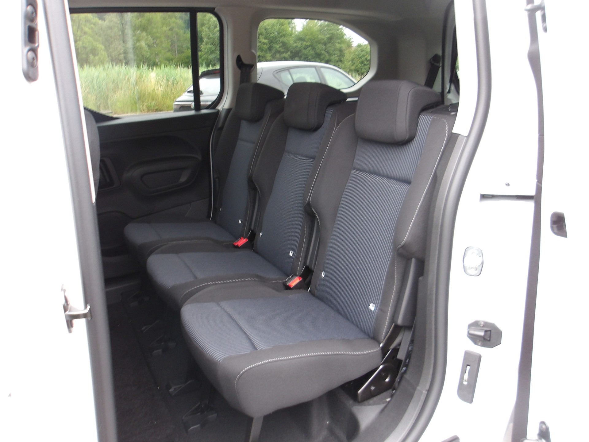 FIAT Qubo L 1.5 TD La Prima 130 PS 7 Plätze-image-10