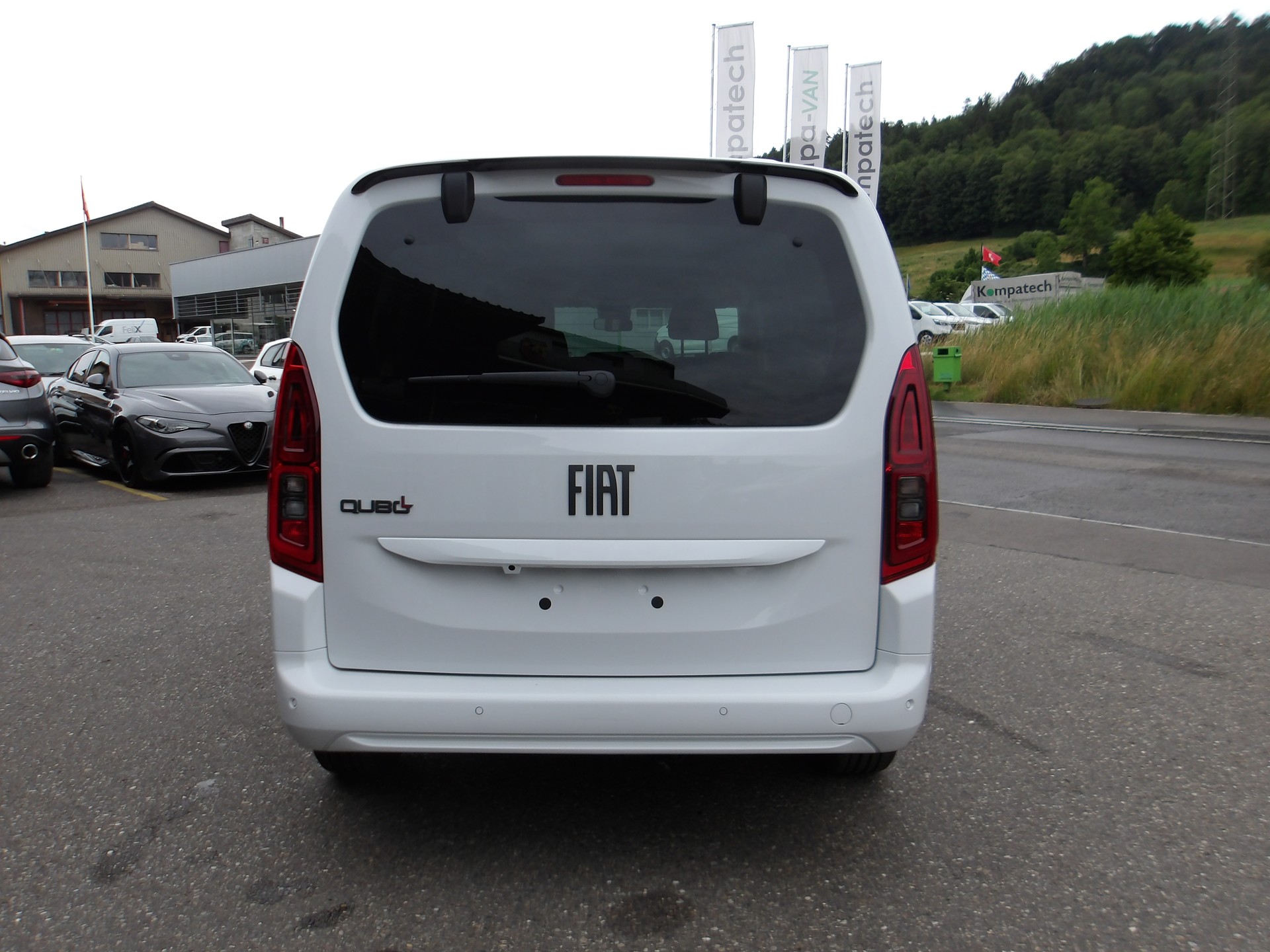 FIAT Qubo L 1.5 TD La Prima 130 PS 7 Plätze-image-3