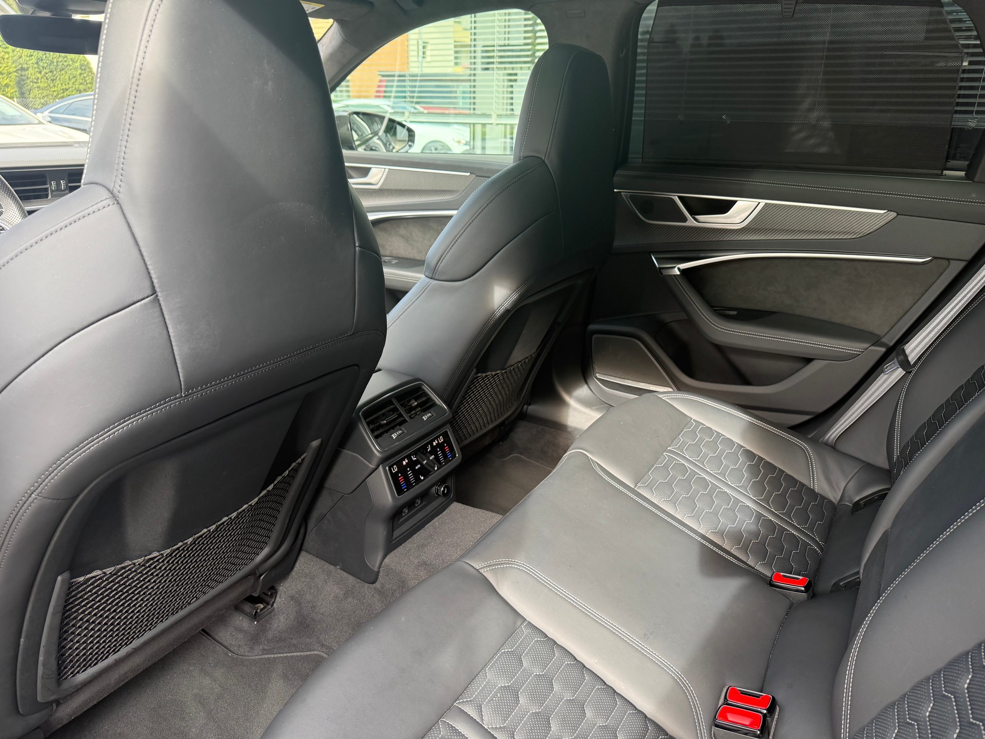 AUDI RS6 Avant 4.0 TFSI V8 quattro-image-14