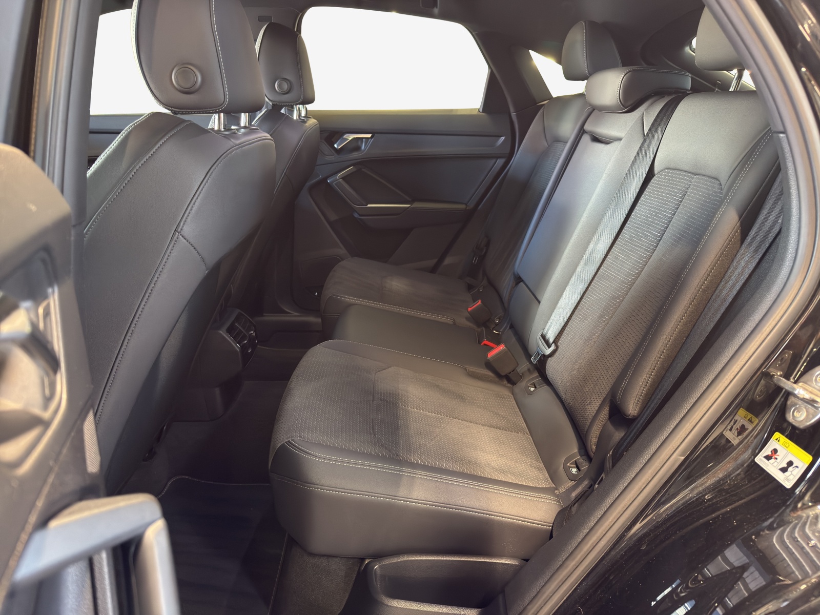 AUDI Q3 Sportback 35 TFSI S line Attraction S-tronic-image-11