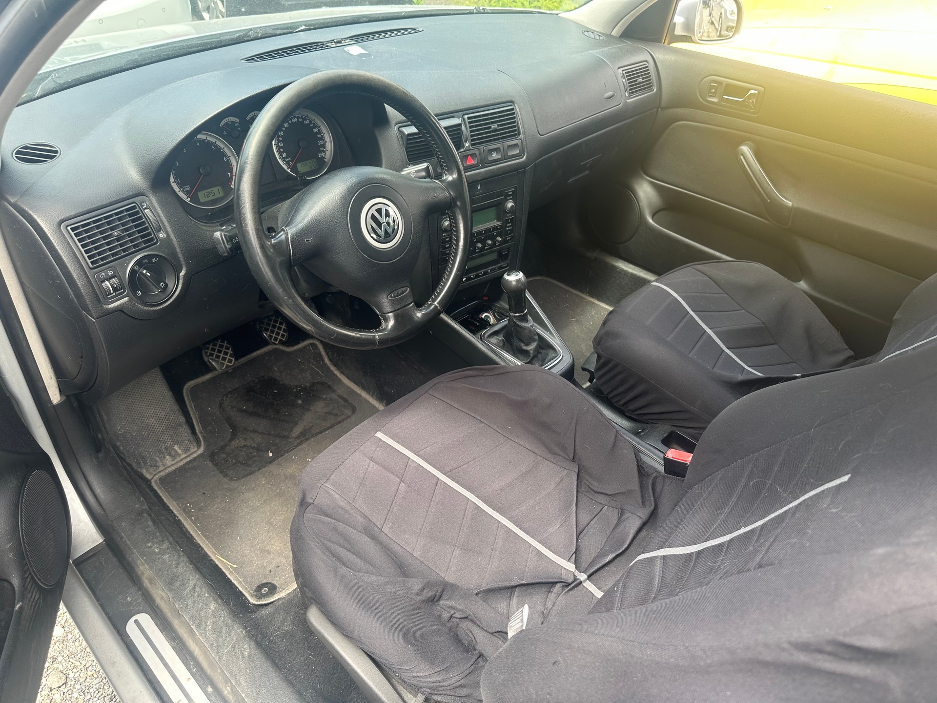 VW Golf 2.0 Comfortline 4Motion-image-9